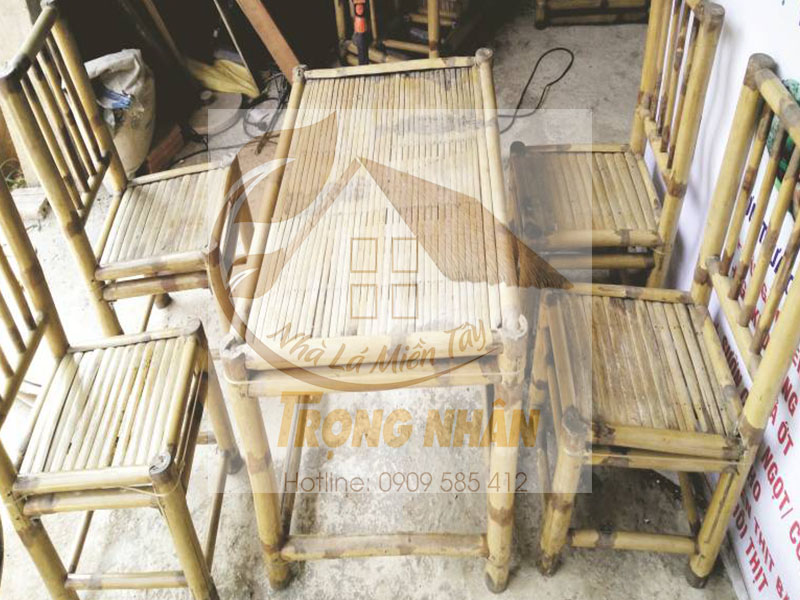 Bàn ghế cà phê làm từ tre được ưa chuộng vì sao?