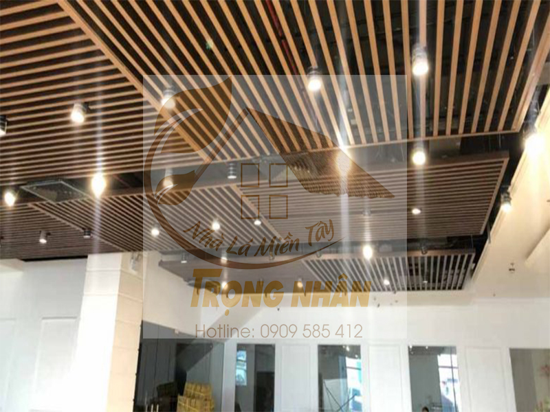 Khi lựa chọn các cấu kiện trần nhà rẻ tiền, cần hết sức lưu ý để tránh những hậu quả không mong muốn