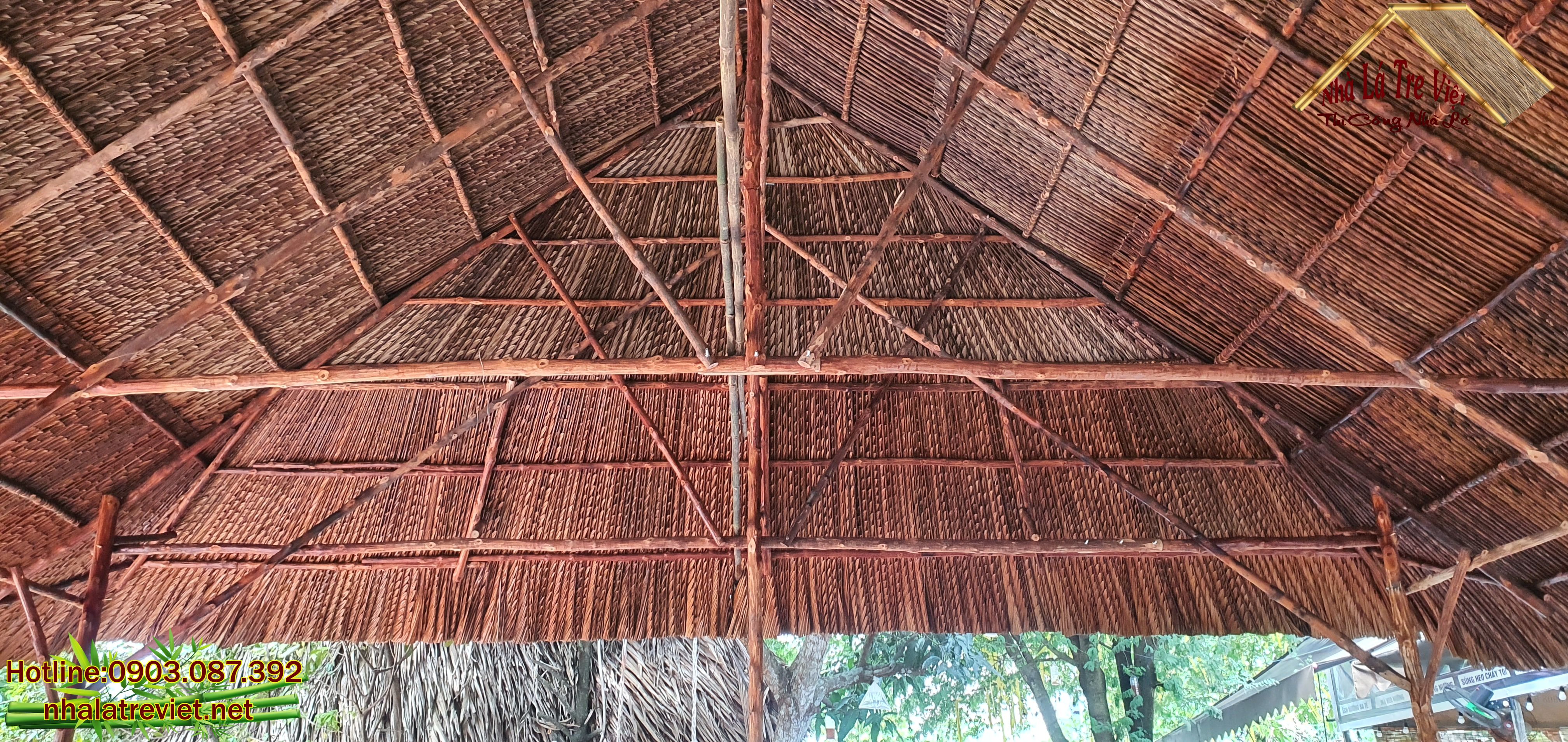 Lá dừa nước lợp nhà