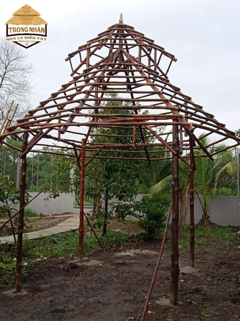 thi công chòi lá
